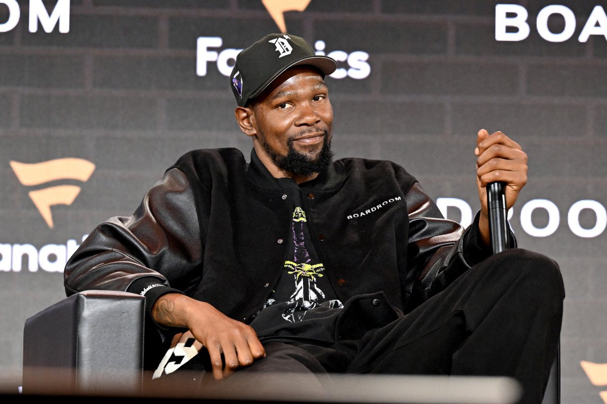Coinbase CEO Brian Armstrong fixes NBA star Kevin Durant's account: 'Free PR...'