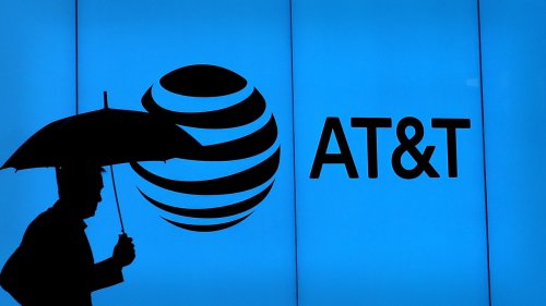 AT&T Stock Approaches Key Support as Dividend Yields 7%