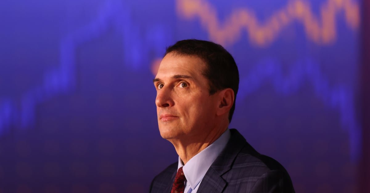 Bitcoin is not fighting the system, warns veteran strategist