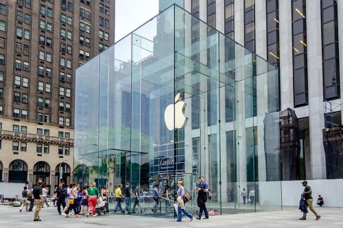 Apple Easily Beats Estimates, Announces 4-for-1 Stock Split