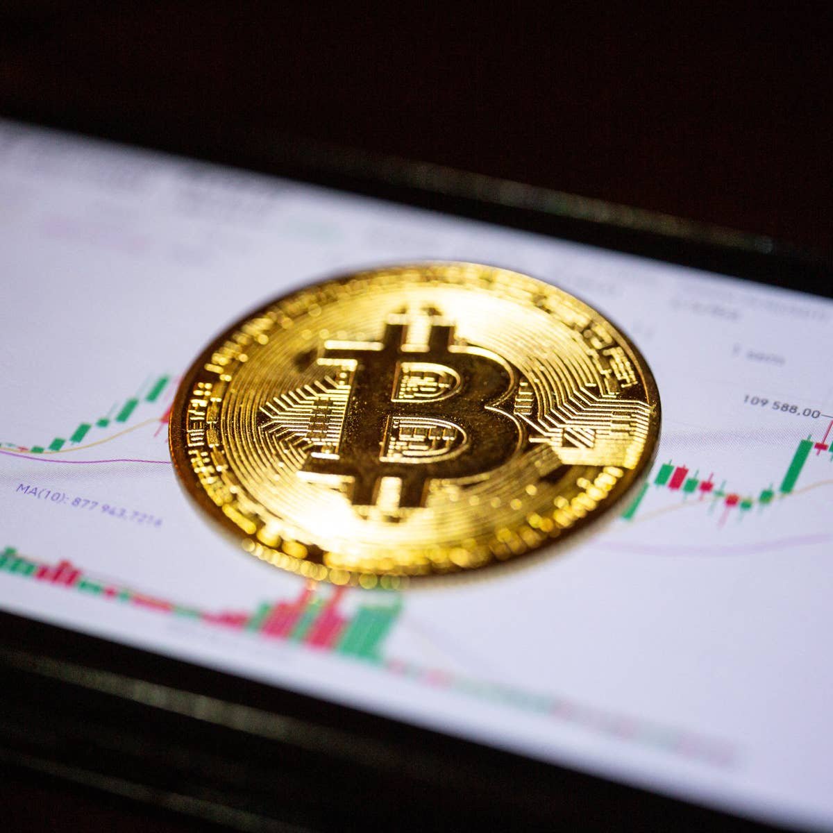 Satoshi-era Bitcoin whale moves $203 million