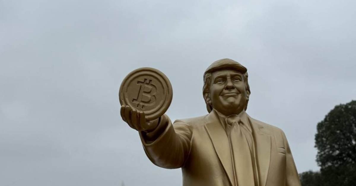 Someone just unveiled Trump holding Bitcoin statue outside US Capitol