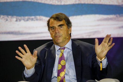 Billionaire fund manager sends hard-nosed message on gold