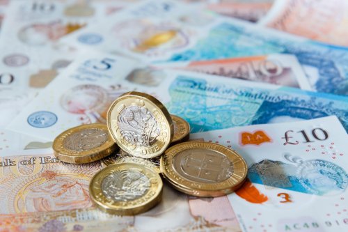 Thousands on Universal Credit wake up to surprise DWP payments this week