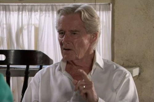 Coronation Street fans seriously distracted by Ken Barlow's appearance as Bill Roache, 89, returns to soap