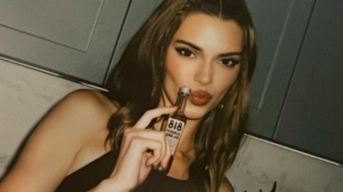 Kendall Jenner shows off her big pout and looks unrecognizable after fans accuse the star of getting ‘lip fillers’