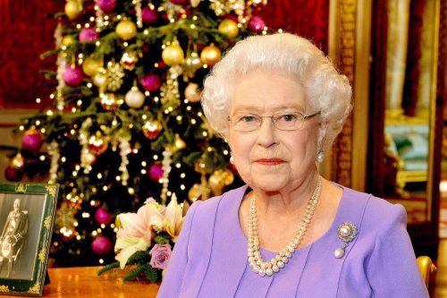 Royal chefs share tips for a Christmas lunch worthy of the Queen including freezing gravy & leaving your spuds OUTSIDE