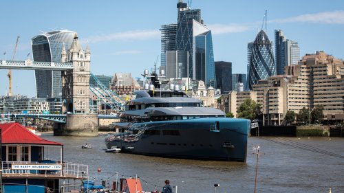 billionaire joe lewis yacht