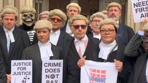Striking barristers could finally return to court after ministers make new pay offer