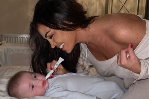 Jess Wright mum-shamed over glam snap with teething son