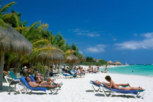 Brits more likely to get Covid in the UK than in red list holiday hotspots