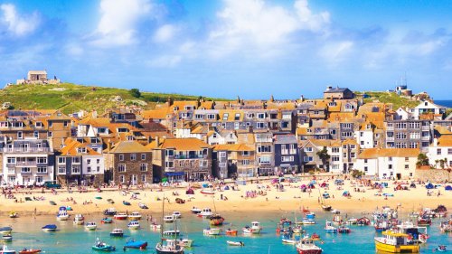 World-famous UK seaside town introduces beachfront BAN threatening £1,000 fines