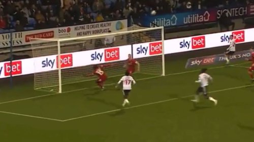 EFL fans say ‘genuinely makes me ill’ after spotting how Bolton star tried to score from two yards out