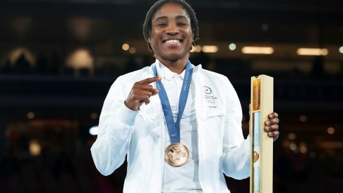Olympics icon pulled out of professional boxing debut after health scare and is ‘undergoing further tests’