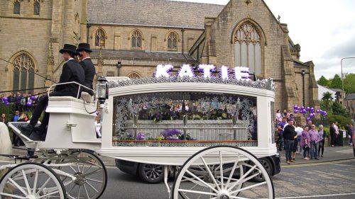 Katie Kenyon funeral: Tearful mourners wear purple as they bid farewell to ‘murdered’ mum found dead with head injuries