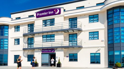 Premier Inn has family rooms from £10.50pp a night & kids eat FREE