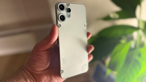I tried an absolute bargain new Android mobile that costs £250 & proves you DON’T need to break the bank on posh phones