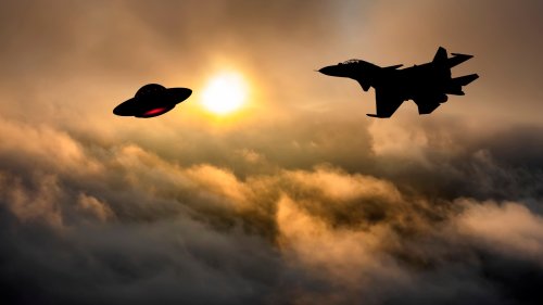 I’m a pilot – I saw a giant UFO twice the size of a city while flying at 35,000ft before it vanished into the night