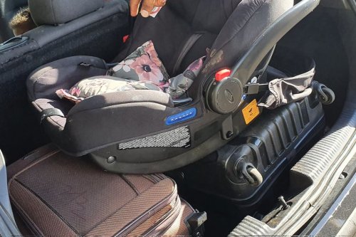 Cops find kids with no seatbelts & car seat in BOOT as parents fined £100