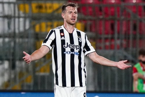 Ex-Arsenal star Aaron Ramsey set for transfer as Juve boss Allegri CONFIRMS exit