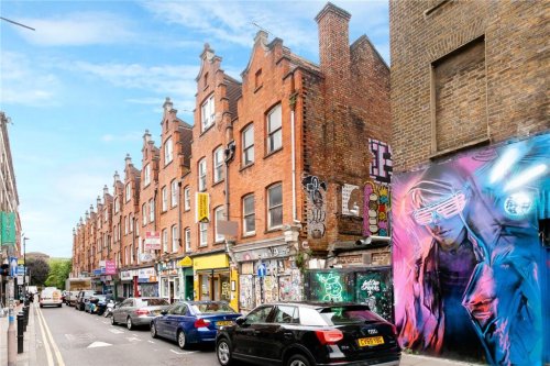 Three-storey home goes on sale in London spot for £1m - but there's a catch