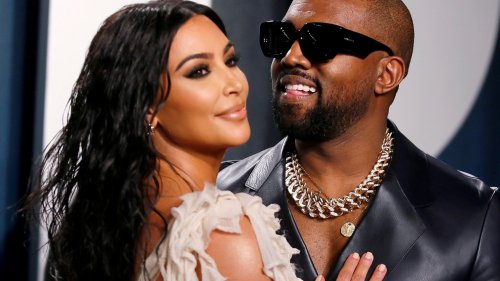 Kanye West pushing to get back with newly single Kim Kardashian