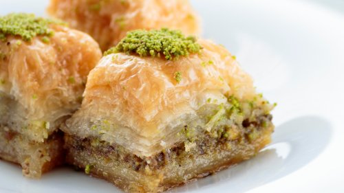 What is baklava, how do you make it and what’s the recipe for mince pie baklava?