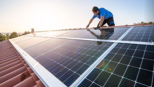 I’m an energy expert – here’s the best way to save money with solar panels