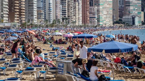 Holiday warning for anyone on Universal Credit – the must-know rules to follow or your payments could be stopped