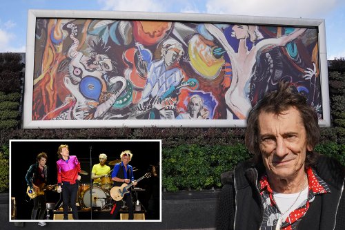 Ronnie Wood Paints Giant Rolling Stones Mural Complete With Naked Mick Jagger Flipboard