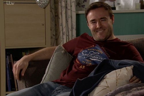 Corrie fans sickened as Tyrone beds Alina before returning home to Fiz