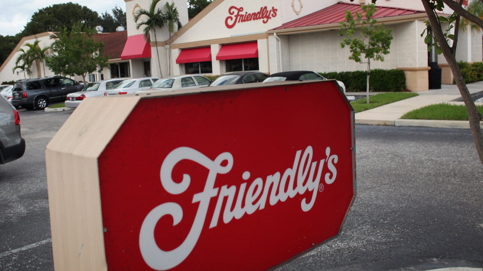 The Only US States With Surviving Friendly's Restaurant Locations
