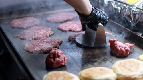 The Fast Food Restaurant Where Running The Grill Takes Months Of Training