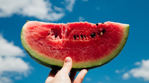 Pick The Sweetest Watermelon At The Store With A Simple 2-Finger Trick