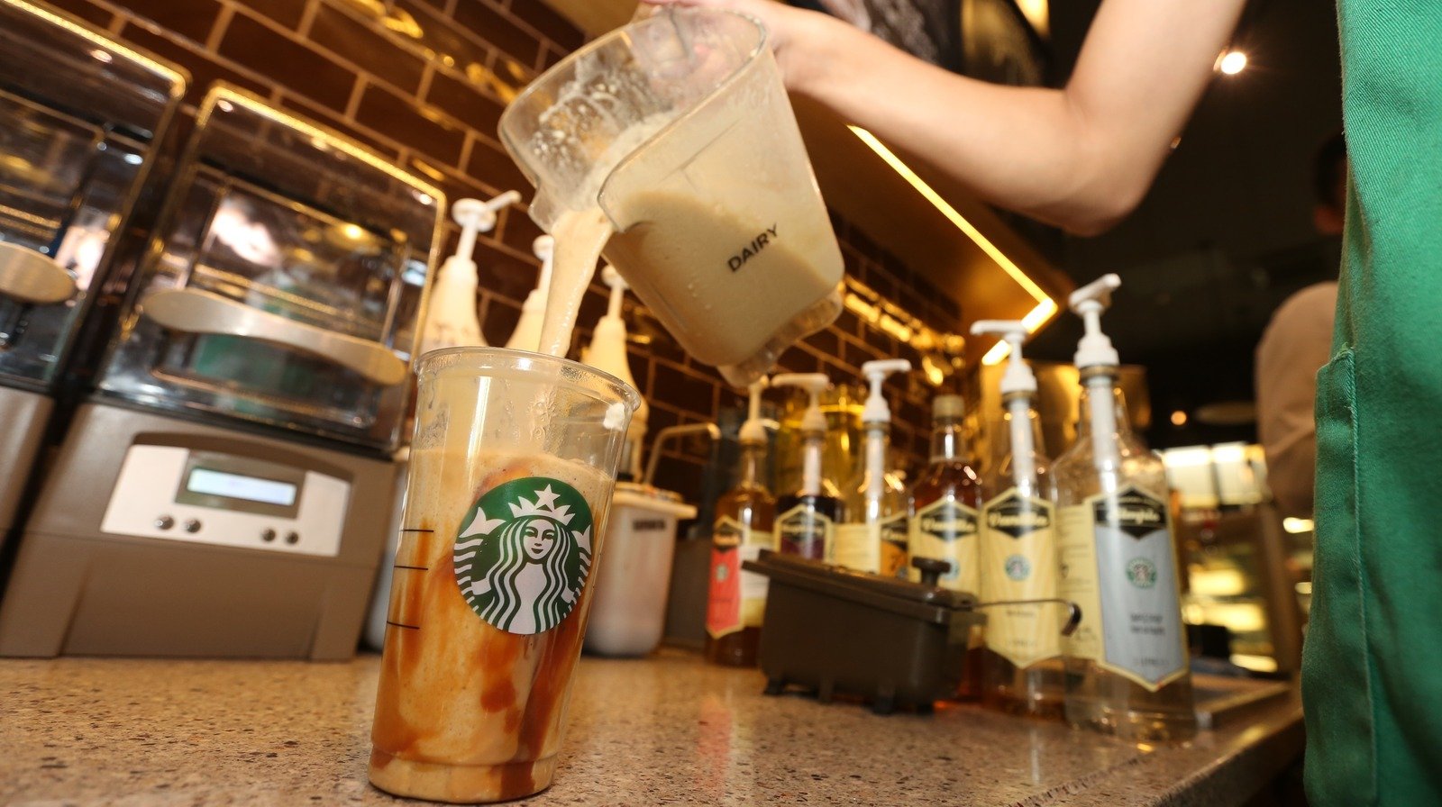 For Cheaper Starbucks Lattes, Use A Genius Ordering Hack