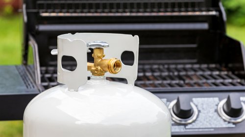 Before Grilling This Season, Check Your Propane Levels With A Cup Of Water