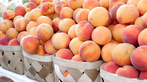 How To Pit A Peach Without Completely Tearing The Fruit Apart