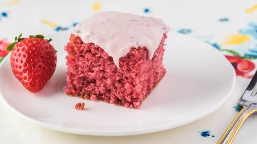 Why Adding Jell-O To Your Cake Mix Is Genius