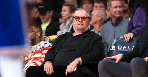 How Much Does Jack Nicholson Pay To Go To Lakers Games And Where Does He Sit?