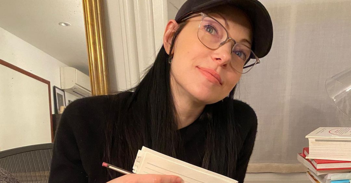 Laura Prepon Reveals How She Was Forced Into Using Social Media