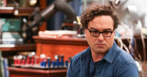 Johnny Galecki Had The Best Response To Being Asked If He Was Gay