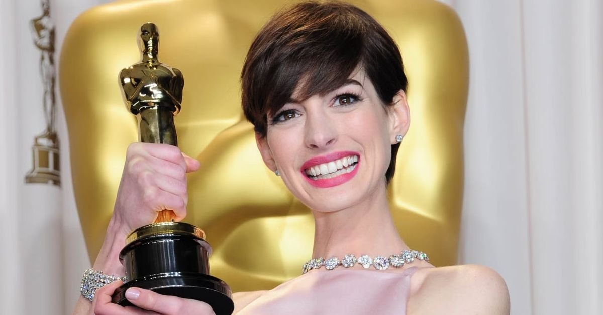 Anne Hathaway's Oscar Win Led To Her Being Blacklisted In Hollywood