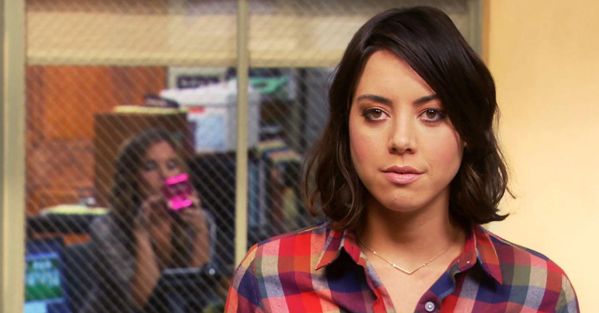 Does Aubrey Plaza Purposely Act Uncomfortable During Interviews?