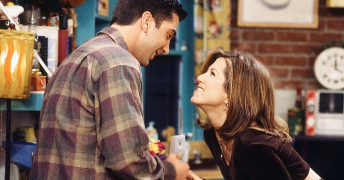 Jennifer Aniston Didn’t Want Her First Kiss With David Schwimmer To Be On ‘Friends’