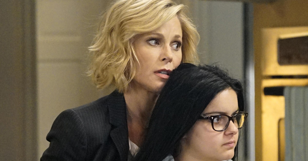 Julie Bowen Revealed Ariel Winter Was Purposely Covered Up On Modern Family