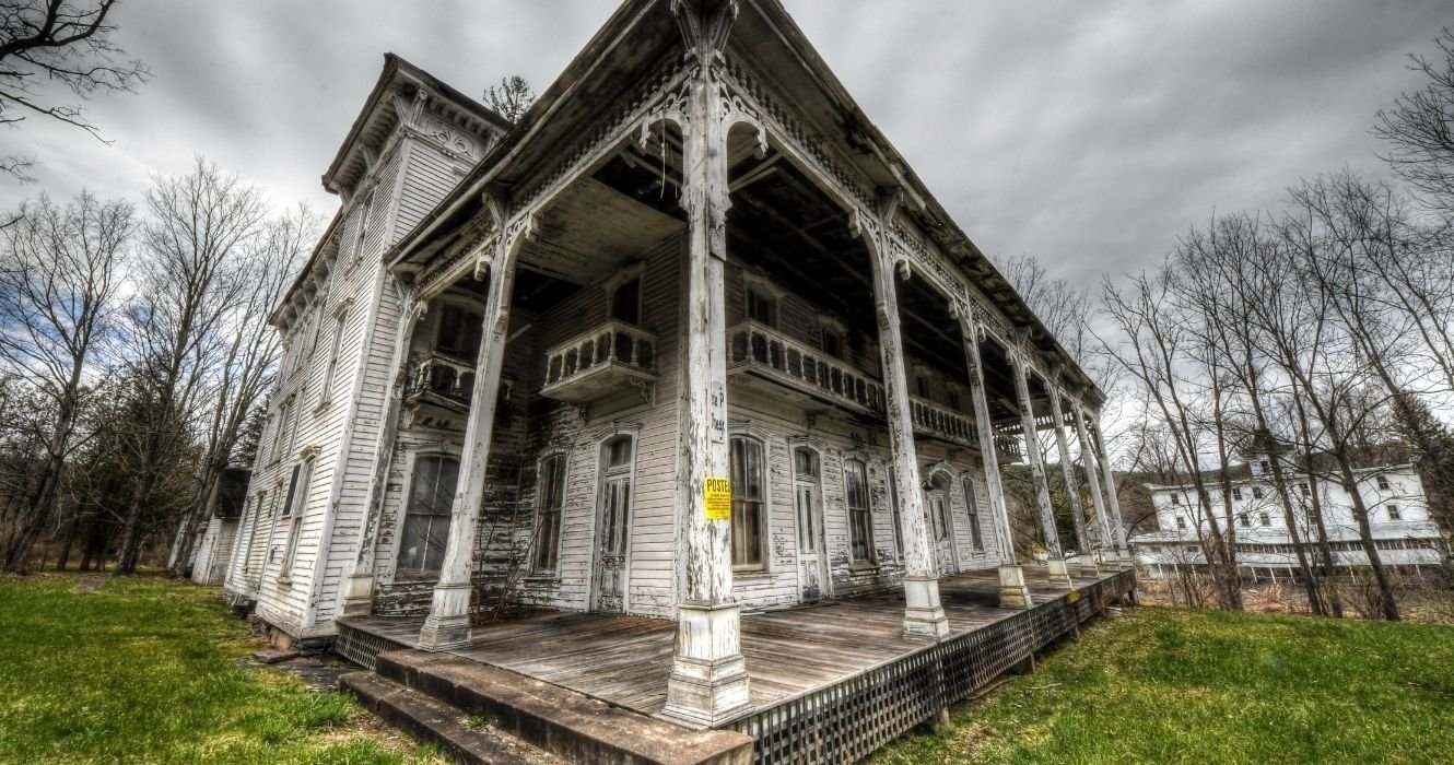 The Catskills Was Once A Bustling Resort Region, But Now It's Almost Completely Abandoned