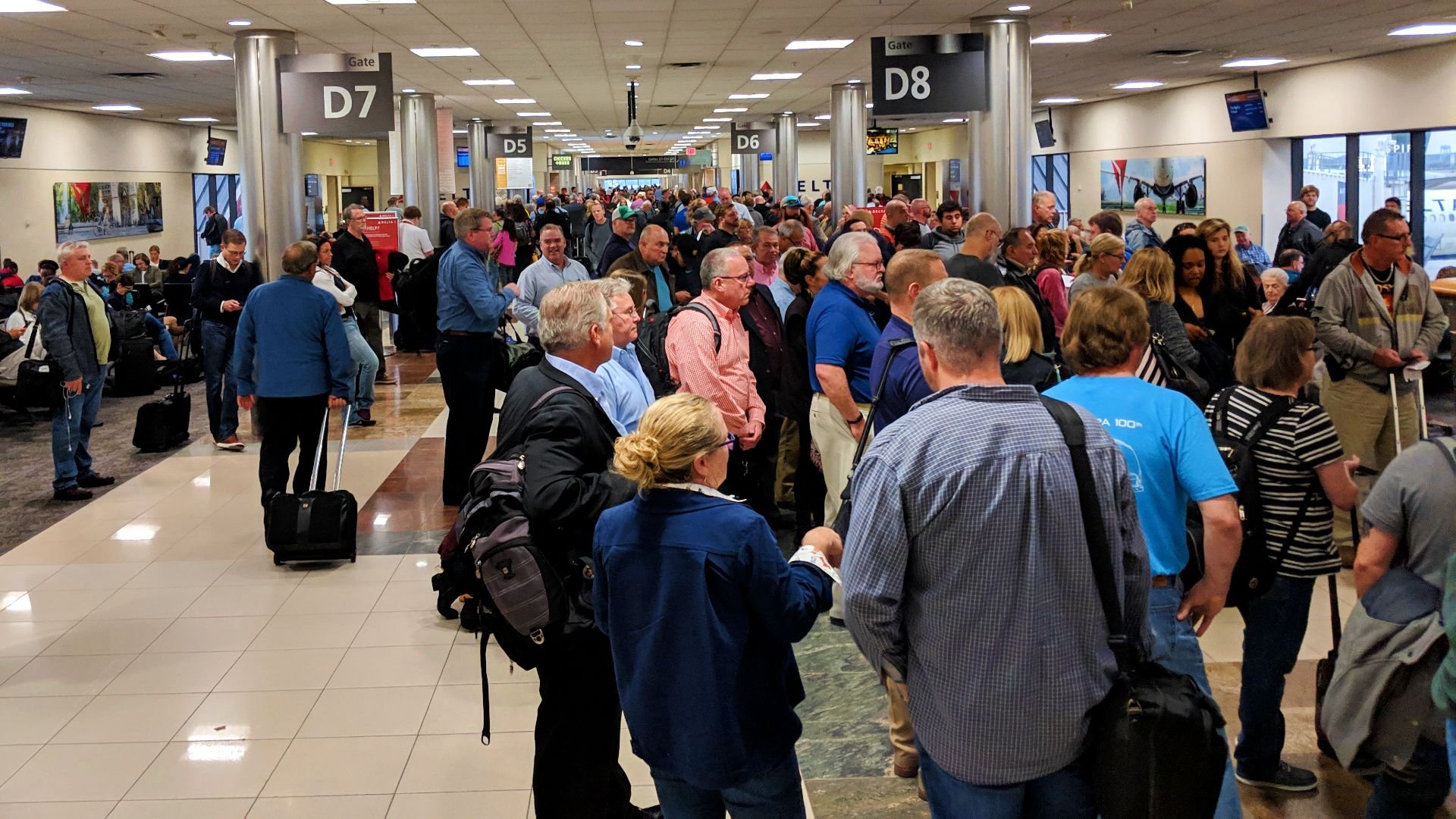 FAA Temporarily Shuts Down Service At 7 Major Airports: U.S. Airlines Cancel Hundreds Of Flights Due To Weather