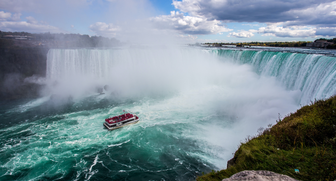 Which Side Of Niagara Falls Is Better To Visit? Here's How To Choose
