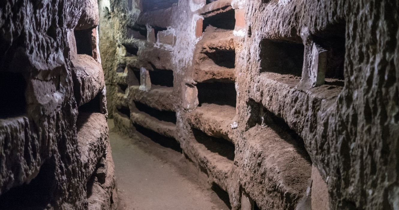 This Is How You Can See The Roman Catacombs While You're In Rome