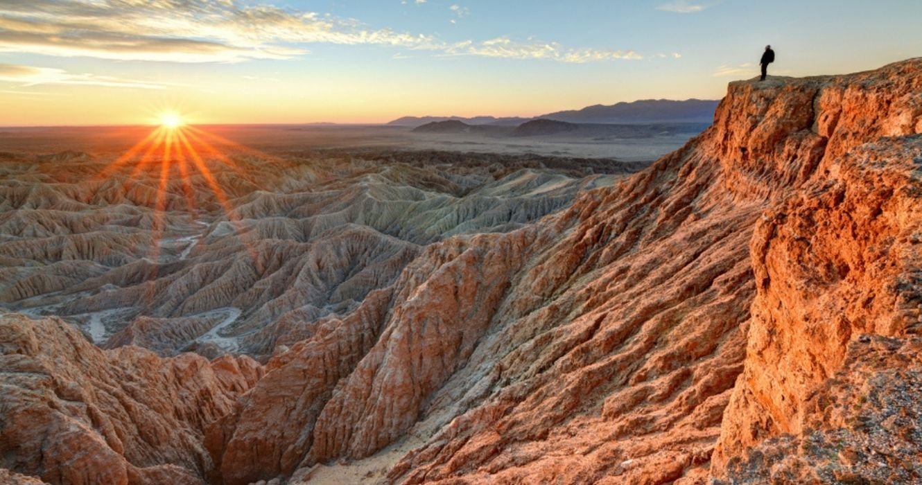 Guide To Visiting South California's Anza-Borrego Park (And Hiking Its Best Trails)